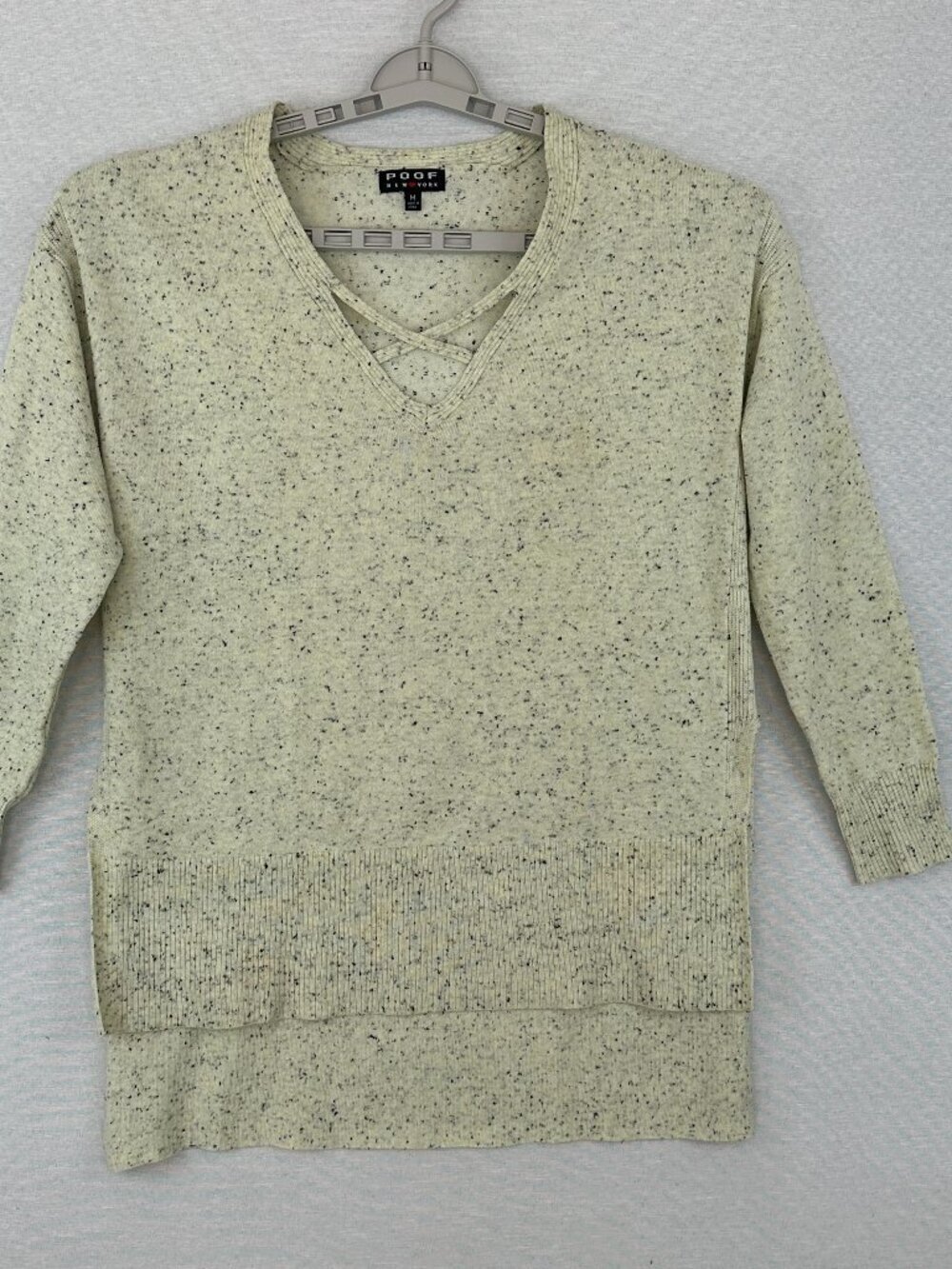 POOF NEW YORK LIGHTWEIGHT, MARLED WOMEN'S PULLOVER CRISS-CROSS V-NECK, SIZE M